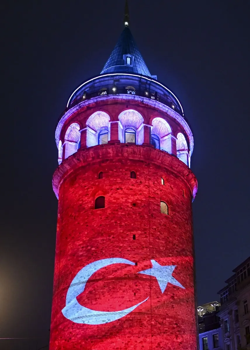 cumhuriyetin-isigi-galata-kulesinden-yukseldi-1793301498221.jpg Cumhuriyet'in ışığı Galata Kulesi’nden yükseldi! - 2