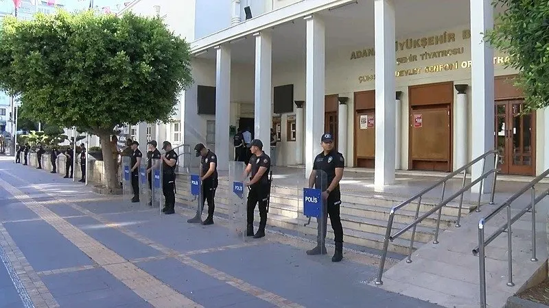 BİR GÖZALTI KARARI ADANA’DA!
