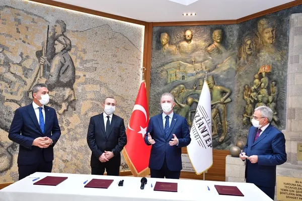 Fırat Kalkanı Bölgesi’ndeki Suriyeli öğretmenlere Türkçe eğitimi