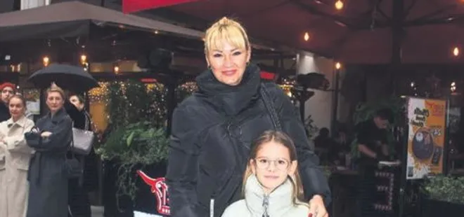 Güzel oyuncu Pınar Altuğ alkışları topladı