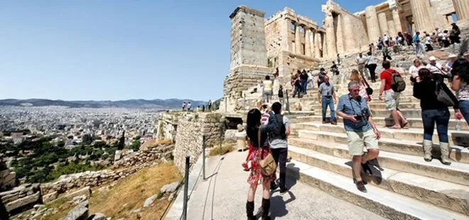 Yunanistan’ın son umudu turizm