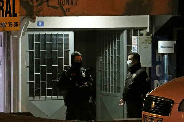 Antalya'da genç kız odasında boğazından vurulmuş halde ölü bulundu - 2