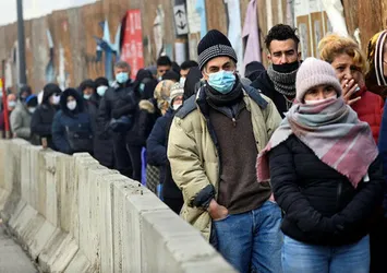 Son dakika | Avrupa'nın göbeğinde insanlık dramı! Gıda kuyrukları oluştu