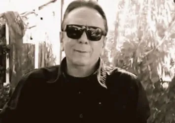 Ünlü müzisyen evinde ölü bulundu