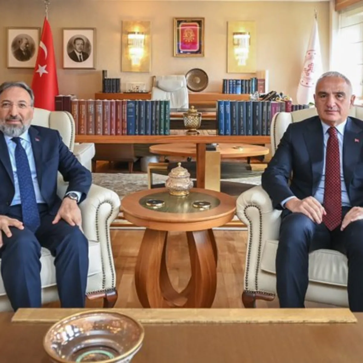 Bakan Ersoy, Diyanet İşleri Başkanı Safi Arpaguş ile görüştü