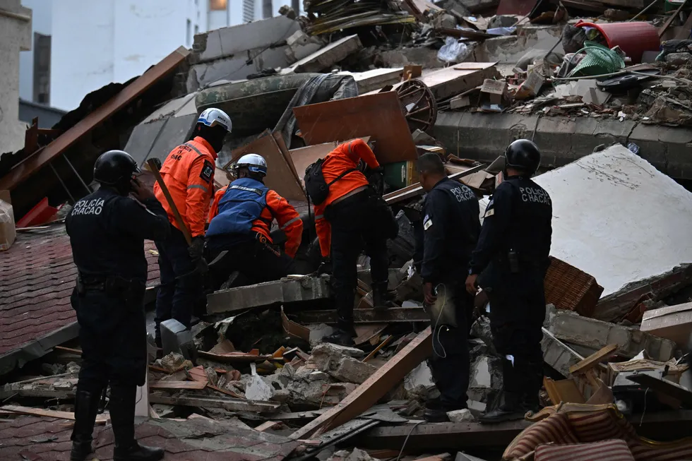 Venezuela'da 7,1 Japonya'da 6,9 büyüklüğünde deprem! Enkaz altında kalanlar var - 7