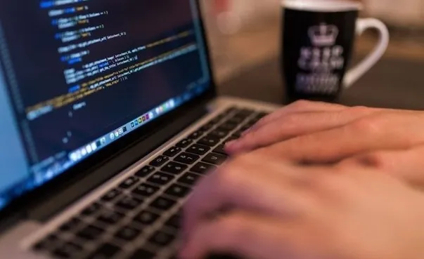 antalyada-rusvet-sorusturmasi-derinlesiyor-celiskili-ifadeler-milyonlarca-tllik-odemeler-sucu-birbirlerine-att-1757262281597.jpg Fotoğraf-AA Arşiv