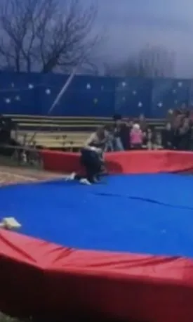 Dev piton gösteri yapan adamı seyircilerin gözü önünde boğdu! O anlar böyle görüntülendi 23