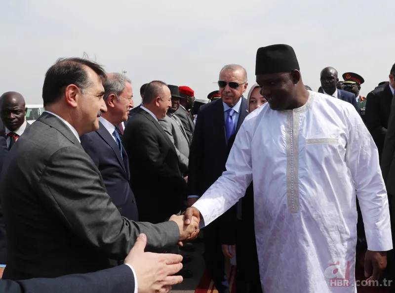 Başkan Erdoğan Gambiya’da resmi törenle karşılandı 9