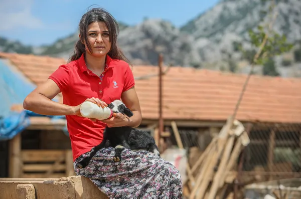 1649564401414.jpg Melek İpek servis şoförlüğüne başladı! Üniversite sınavına hazırlanıyor - 3