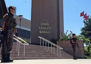 FETÖ'nün firari imamının 'silahla tehdit'ten cezası çıktı