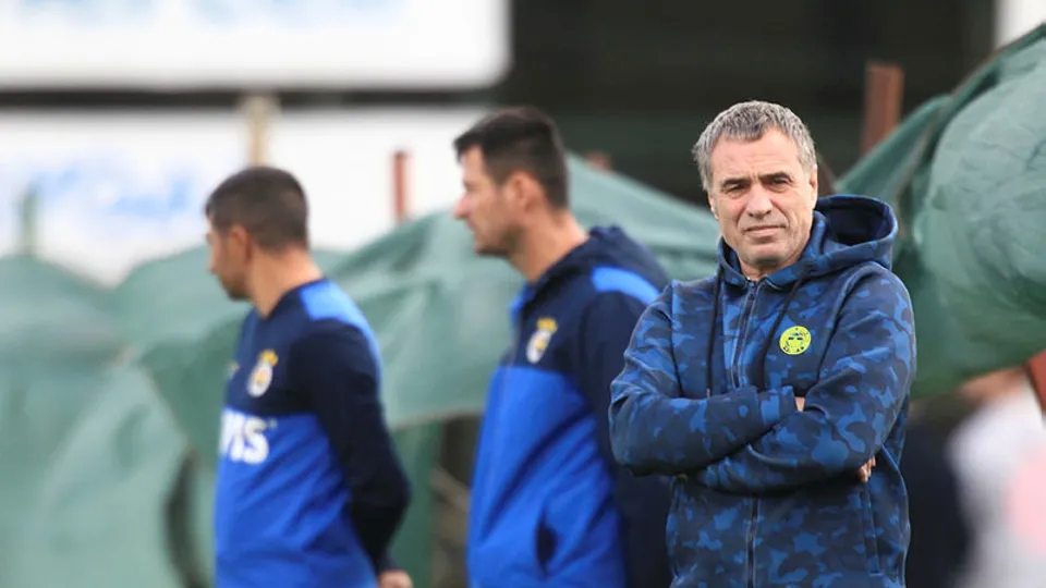 Ersun Yanal kalemlerini kırdı!