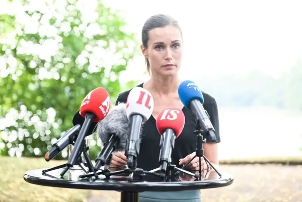 Finlandiya’nın parti düşkünü Başbakanı Sanna Marin’den skandal fotoğraf!