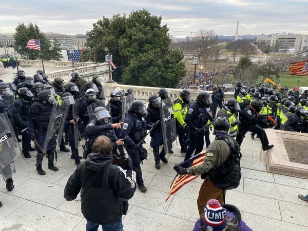 Son dakika | ABD Kongre binasına kanlı baskın! Ölü sayısı yükseliyor