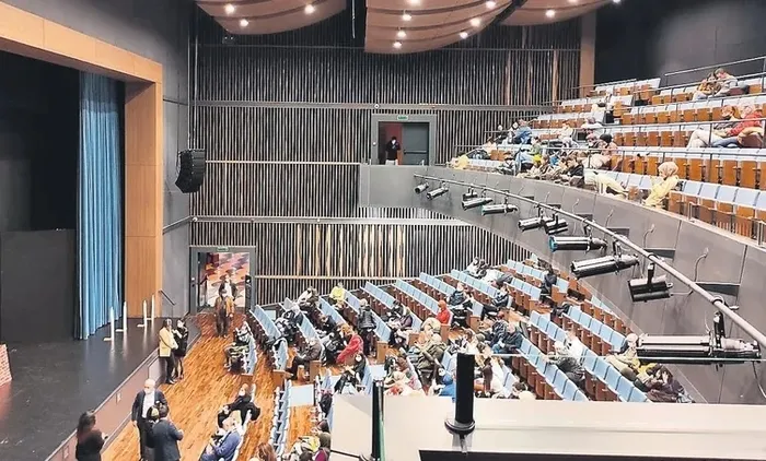 Sarıyer’de rant tiyatrosu! Müjdat Gezen’in 'gitmedim' dediği sahneden faturası çıktı - 6