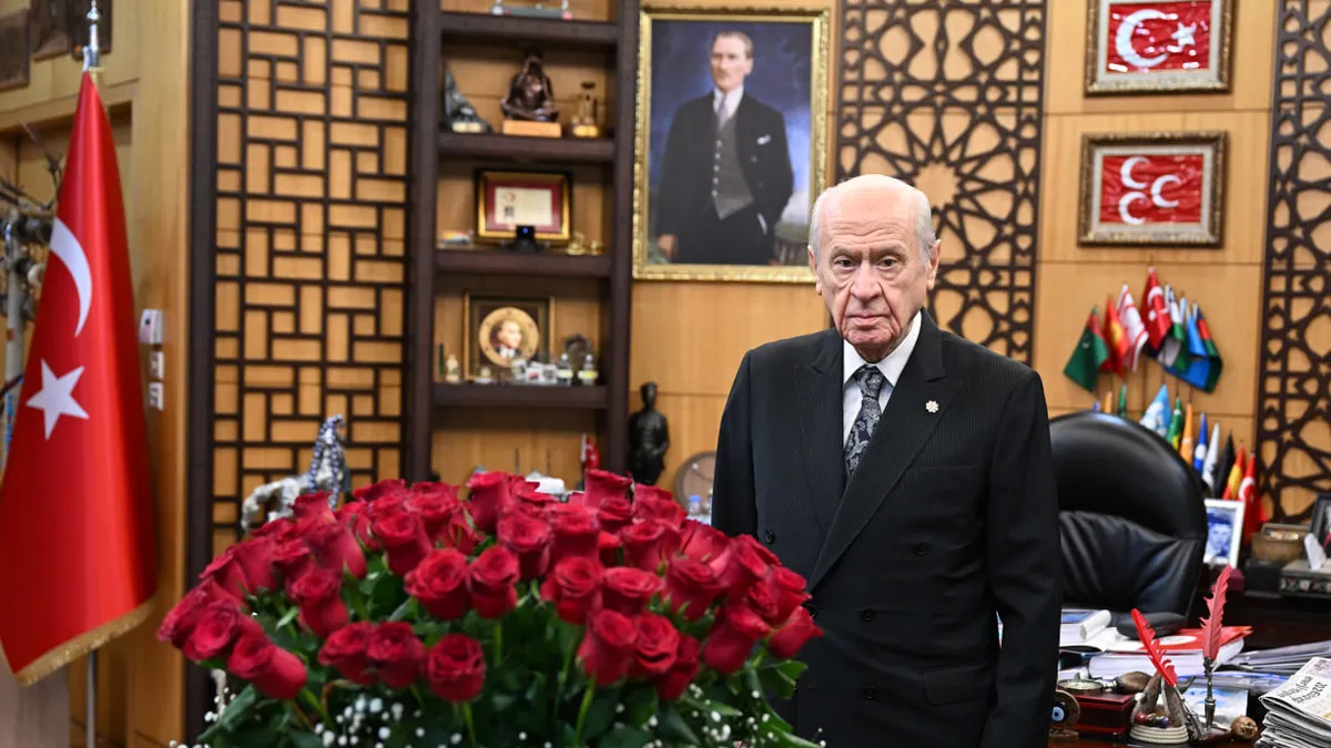 Başkan Erdoğan'dan Bahçeli'ye yeni yıl tebriği! Kırmızı güllerle kutladı