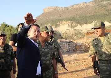 Milli Savunma Bakanı Canikli Şırnak'ta