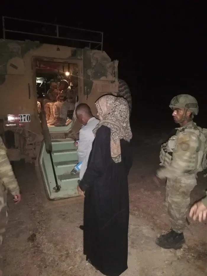 Kahraman Mehmetçik dünyaya bir kez daha insanlık dersi verdi - 2