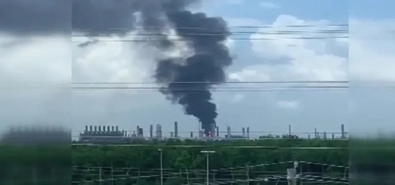ABD'nin Teksas eyaletinde ExxonMobil rafinerisinde yangın