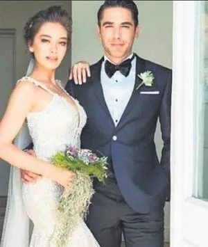 Fahriye Evcen Neslihan Atagül ile aynı gelinliği giydi! - 1