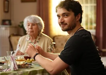 "Üç aile, tek çatı: Aile Saadeti" 16 Haziran Pazartesi atv'de başlıyor!