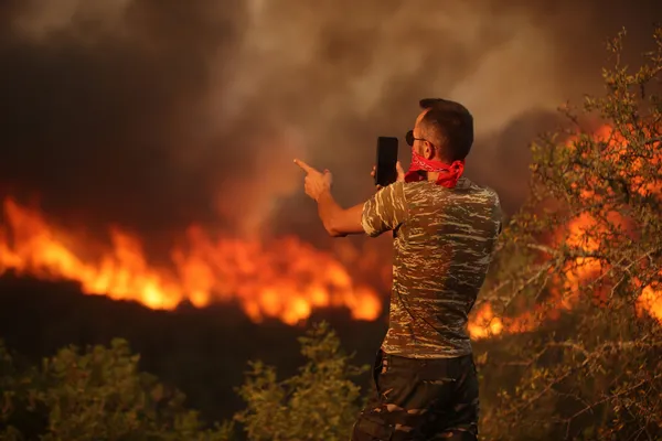 yunan-televizyonunda-insanlik-ayibi-irkci-sunucunun-sozleri-dunyayi-ayaga-kaldirdi-1692871667263.jpg Yunan televizyonunda insanlık ayıbı! Irkçı sunucunun sözleri dünyayı ayağa kaldırdı - 3