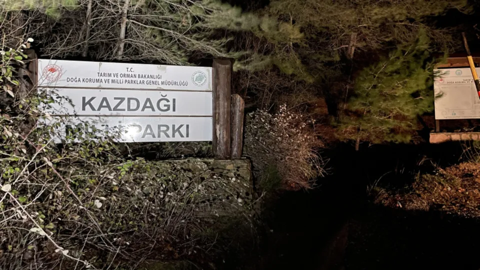 Kazdağları'nda karda mahsur kalan 17'si askeri personel 21 kişi kurtarıldı