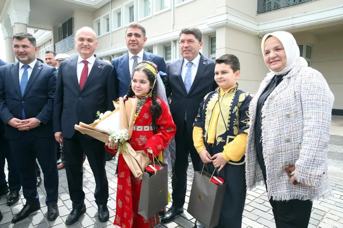 adalet-bakani-yilmaz-tunctan-6-8-ekim-davasi-ile-ilgili-flas-aciklama-1715945291308.jpg Adalet Bakanı Yılmaz Tunç'tan 6-8 Ekim Davası ile ilgili flaş açıklama - 4