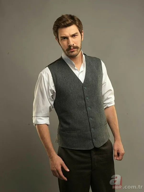 Camdaki Kız dizisinin gamsız annesi Feride fotoğraflarıyla sosyal medyayı salladı! Nalan'a korse giydiren Feride'ye bakın siz 19