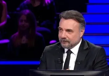 Dede Korkut Hikayelerinin ana konusu hangi Türk kavminin destansı hayatıdır?