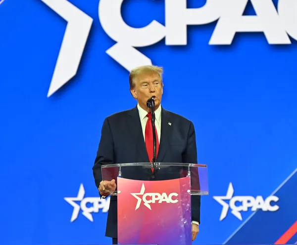 ABD’deki ön seçimlerde kriz! Trump men edildi