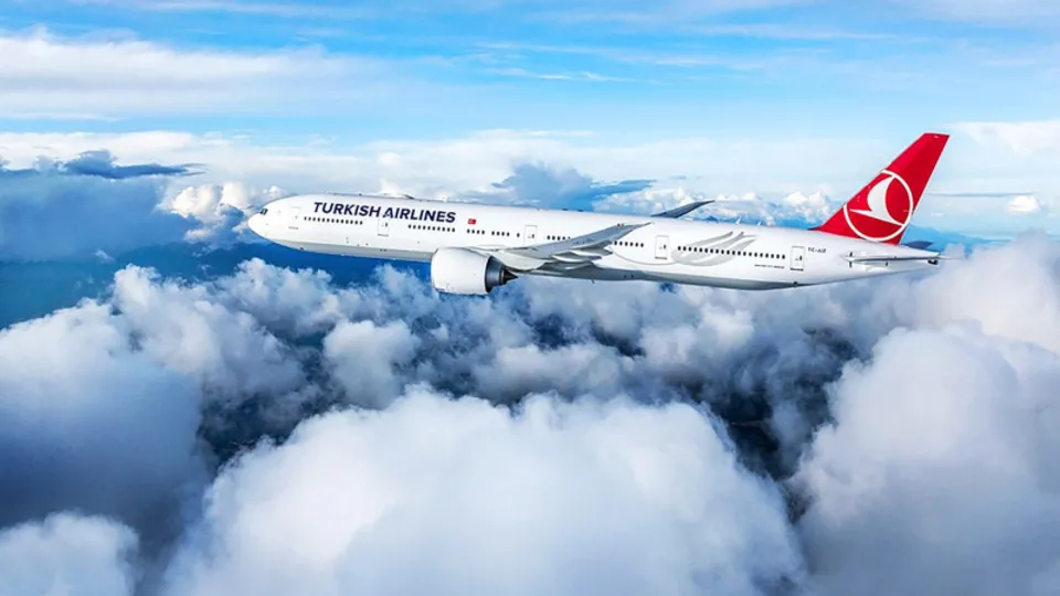 Türk Hava Yolları'ndan lisans son sınıf öğrencileri ile yeni mezunlara iş imkanı! Take-Off Jr. işe alım programına kimler başvuru yapabilir?