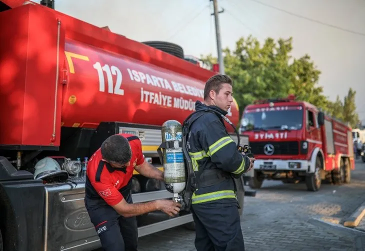 Yeni evli çift balayını iptal edip alevlerin arasına daldı: Ben de burada olmalıydım