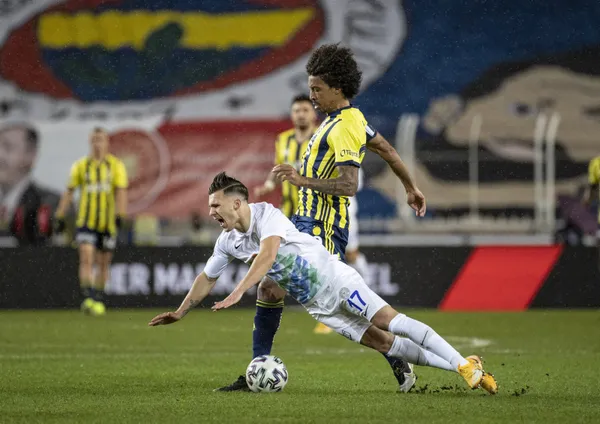 Luiz Gustavo Galatasaray maçında oynayacak mı?