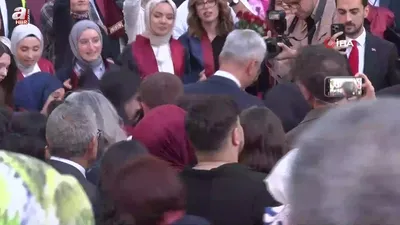 Bakan Memişoğlu öğrencilerle horon oynadı!