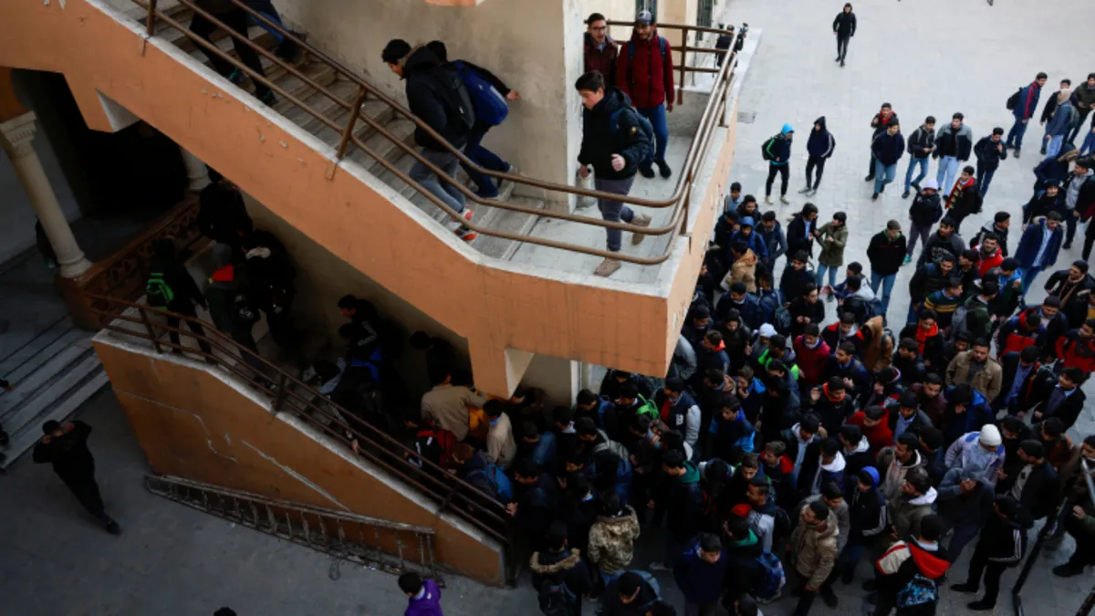 Suriye'de eğitim yeniden başladı: Çok sayıda öğrenci sıralarına geri döndü