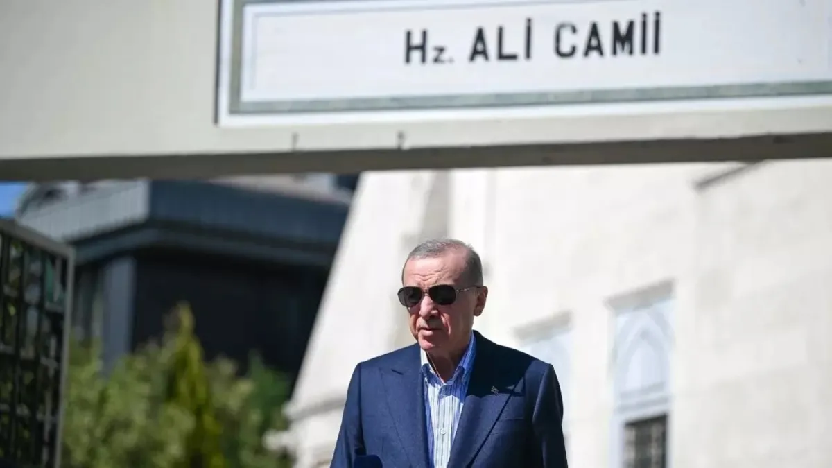 Başkan Erdoğan cuma namazını Hz. Ali Camisi'nde kıldı