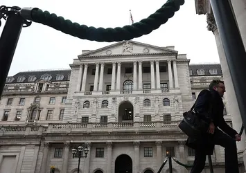 İngiltere'de faiz kararı! Yine indirime gittiler