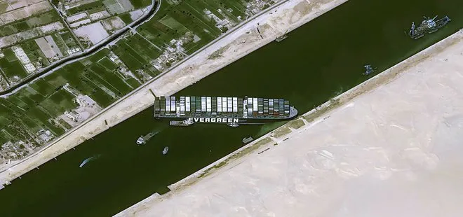 Süveyş Kanalı’ndaki trafik 3,5 gün sürecek: 450 gemi geçmek için bekliyor