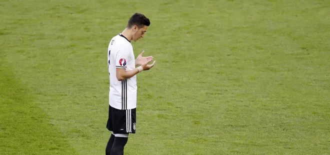 Mesut Özil en güzel golünü ırkçılığa attı
