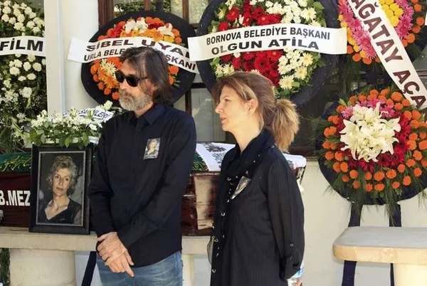 erdal-besikcioglunu-yikan-olum-babasi-bahattin-besikcioglu-hayatini-kaybetti-1658317704179.jpg Erdal Beşikçioğlu'nu yıkan ölüm! Babası Bahattin Beşikçioğlu hayatını kaybetti - 3