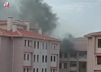 Apartmanın son katında korkutan yangın