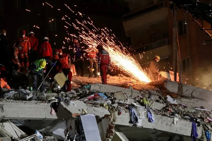 Son dakika: İzmir depreminden yürek yakan kareler!