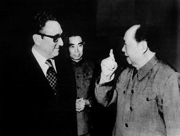 abd-eski-disisleri-bakani-henry-kissinger-100-yasinda-oldu-1701322975912.jpeg ABD eski Dışişleri Bakanı Henry Kissinger, 100 yaşında öldü - 6
