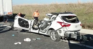 Korkunç kaza! TIR’ın altına girdi