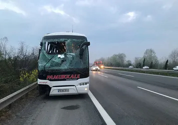 Sakarya'da feci kaza: Çok sayıda yaralı var