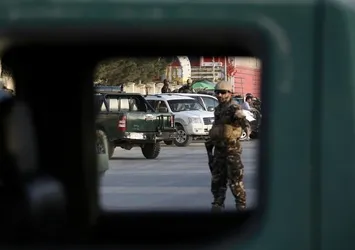 Afganistan'da NATO konvoyuna saldırı!