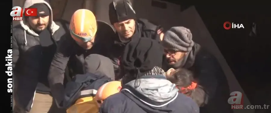 Onlar isimsiz KAHRAMANLAR! İşte yüzyılın deprem felaketinin isimsiz kahramanları | Türkiye'nin yaşayan vicdanı... 17