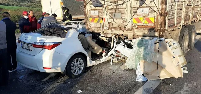 Osmaniye’de otomobil, kamyonun altına girdi: 3 ölü, 2 yaralı