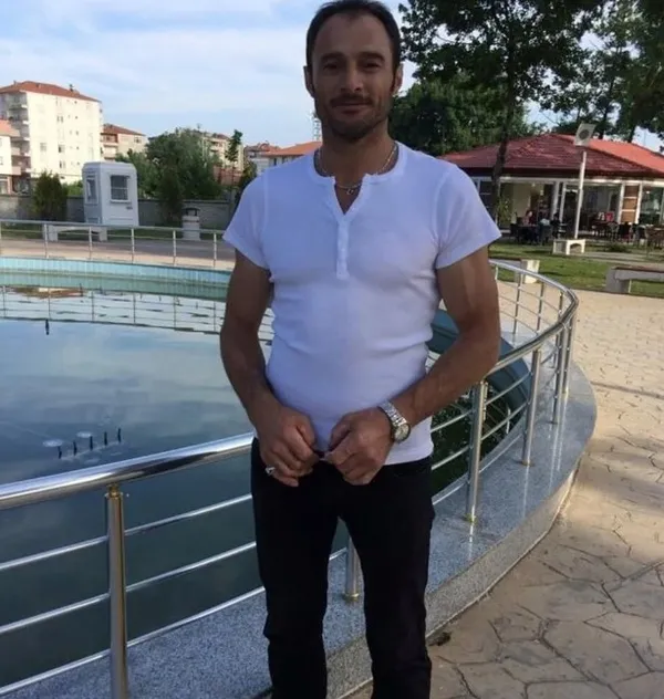 sakaryada-genc-kizi-hem-taciz-etti-hem-de-olduresiye-dovdu-zanlinin-sabikasi-kabarik-cikti-1658494718476.jpg Sakarya'da genç kızı hem taciz etti hem de öldüresiye dövdü! Zanlının sabıkası kabarık çıktı - 5